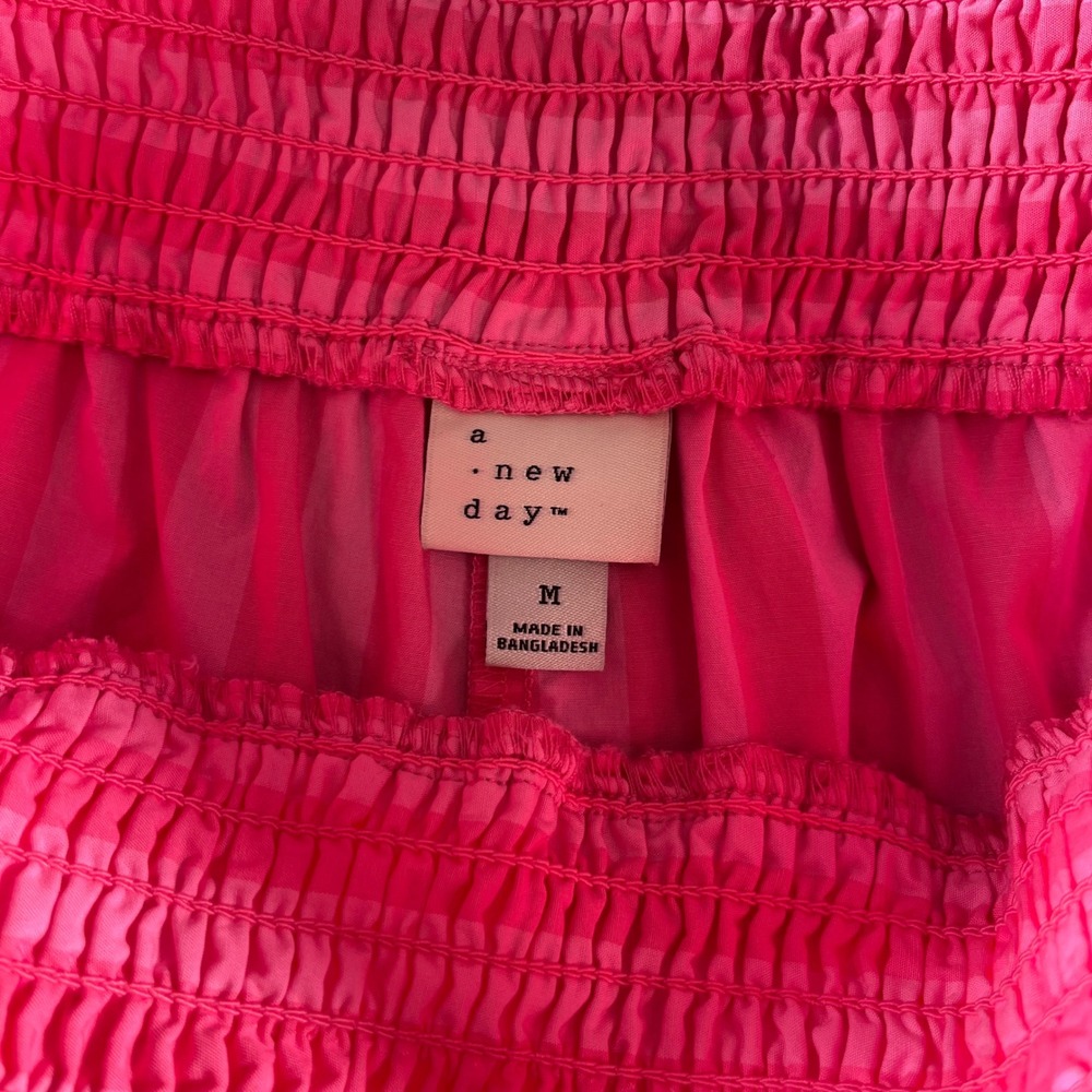 A New Day Womens Pink Striped Smocked Waist Shorts Size Medium NWT - Picture 3 of 12